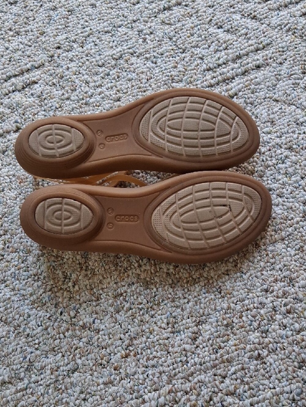 Crocs Isabella Cut Strappy Sandals ~ Dark Gold/Gold ~ W9 ~ Pre-owned - Picture 5 of 5